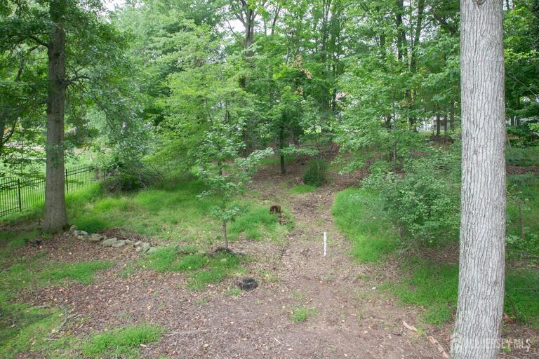 Photo 4 of 25 Huntington Road, Edison NJ 08820, Edison, NJ