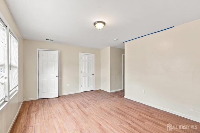 Photo 14 of 64 Fabyan Place, Newark NJ 07108, Newark, NJ