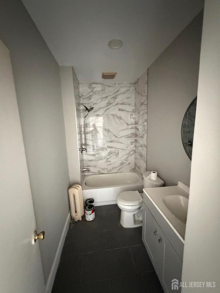 Photo 9 of 924 Monroe Avenue, Elizabeth NJ 07201, Elizabeth, NJ
