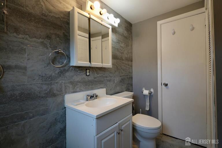Photo 12 of 48 Buchanan Avenue, Sayreville NJ 08859, Sayreville, NJ