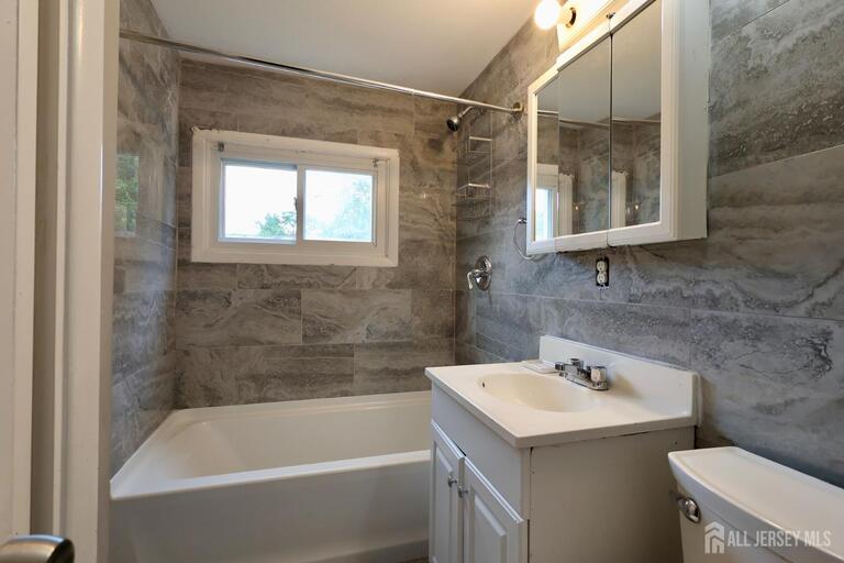 Photo 13 of 48 Buchanan Avenue, Sayreville NJ 08859, Sayreville, NJ