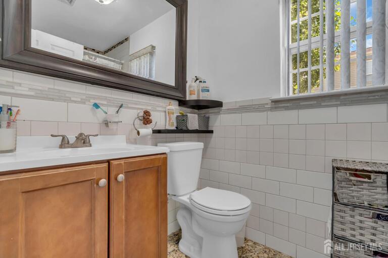 Photo 30 of 425 Thomas Street, Perth Amboy NJ 08861, Perth Amboy, NJ