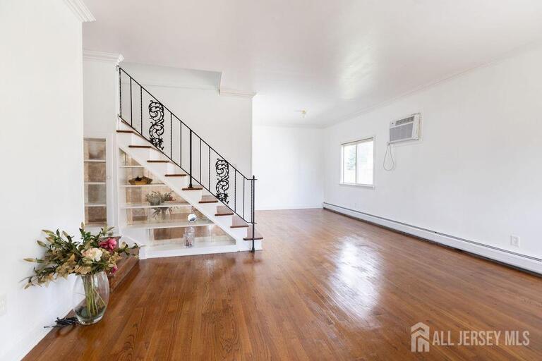 Photo 5 of 19 Jonquil Circle, Fords NJ 08863, Fords, NJ