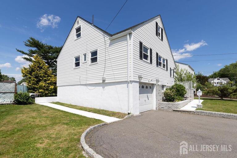 Photo 4 of 19 Jonquil Circle, Fords NJ 08863, Fords, NJ
