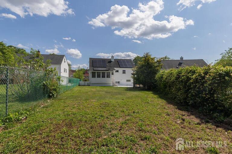 Photo 40 of 19 Jonquil Circle, Fords NJ 08863, Fords, NJ