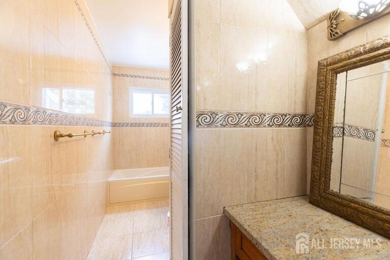 Photo 15 of 19 Jonquil Circle, Fords NJ 08863, Fords, NJ