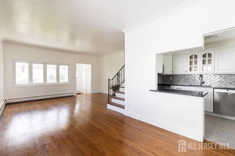 Photo 8 of 19 Jonquil Circle, Fords NJ 08863, Fords, NJ