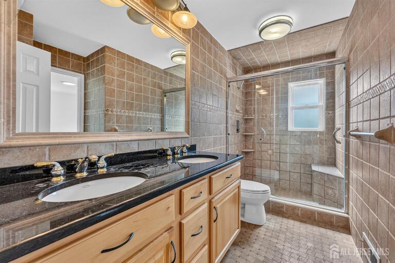 Photo 13 of 51 Charlotte Street, Carteret NJ 07008, Carteret, NJ