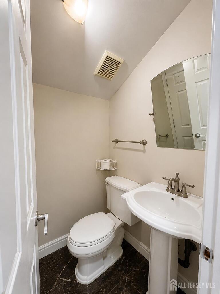 Photo 8 of 410 Johnstone Street, Perth Amboy NJ 08861, Perth Amboy, NJ