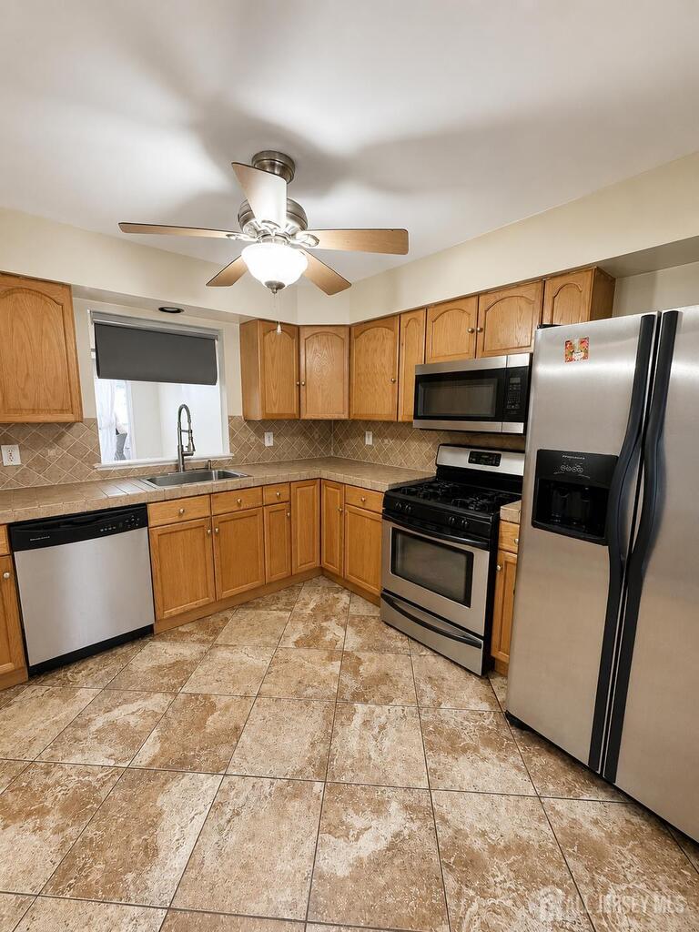 Photo 2 of 410 Johnstone Street, Perth Amboy NJ 08861, Perth Amboy, NJ