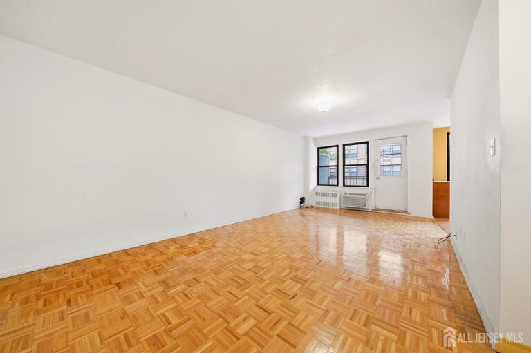 Photo 5 of 1874 Pelham Pkwy S, New York City NY 10461, New York City, NY