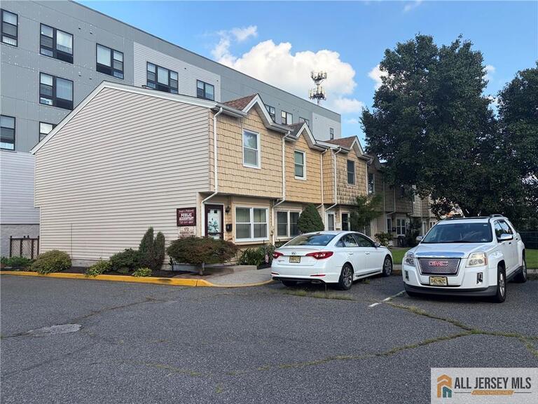 Photo 1 of 172 Roosevelt Avenue # F, Carteret NJ 07008, Carteret, NJ