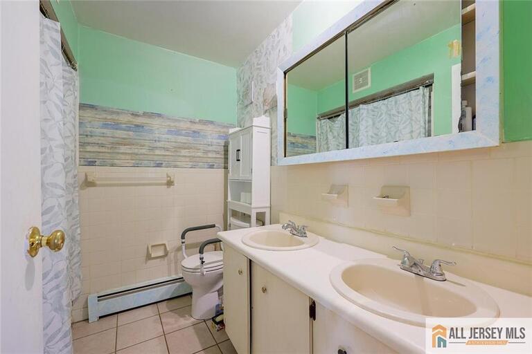 Photo 16 of 621 Cricket Lane # 621, Woodbridge Proper NJ 07095, Woodbridge Proper, NJ