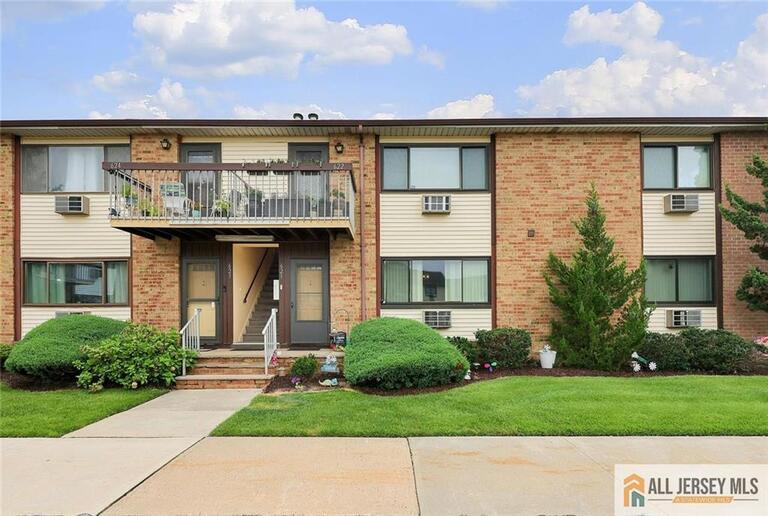 Photo 1 of 621 Cricket Lane # 621, Woodbridge Proper NJ 07095, Woodbridge Proper, NJ