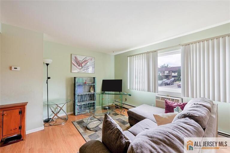 Photo 6 of 621 Cricket Lane # 621, Woodbridge Proper NJ 07095, Woodbridge Proper, NJ