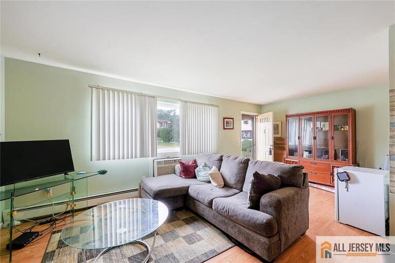 Photo 5 of 621 Cricket Lane # 621, Woodbridge Proper NJ 07095, Woodbridge Proper, NJ