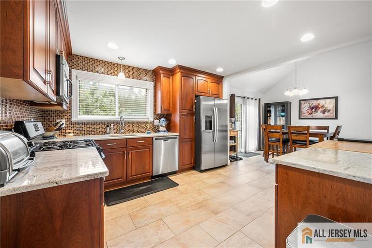 Photo 6 of 122 Benart Place, Middlesex NJ 08846, Middlesex, NJ
