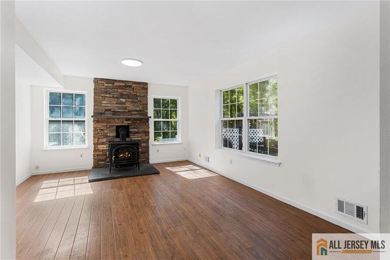 Photo 14 of 569 Buttonwood Drive, Jackson NJ 08527, Jackson, NJ