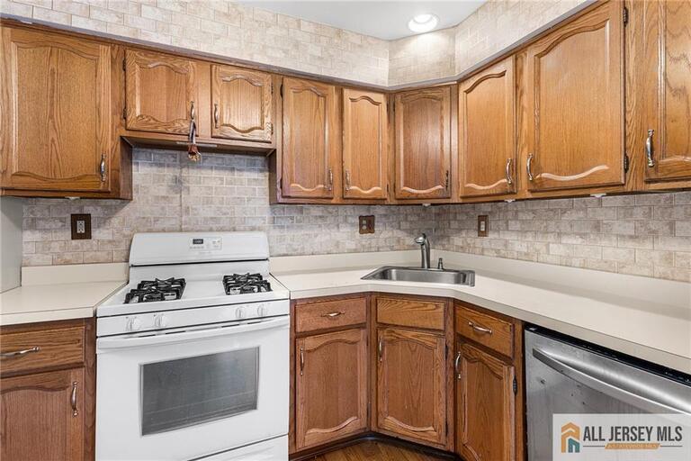 Photo 16 of 84 Diamond Lane, Old Bridge NJ 08857, Old Bridge, NJ