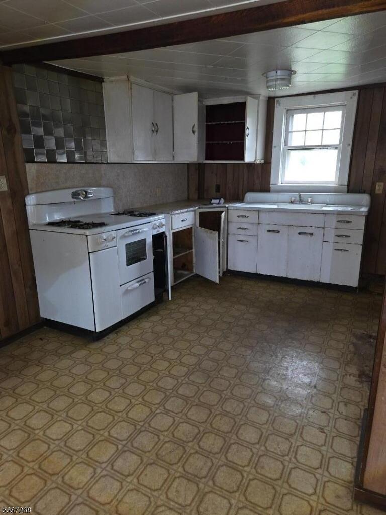 Property listing MLS 3989542 photo 3