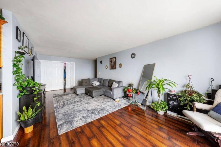 Property listing MLS 3993797 photo 3