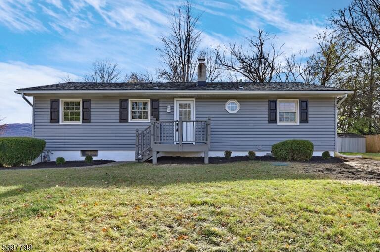 Property listing MLS 3998336 photo 2