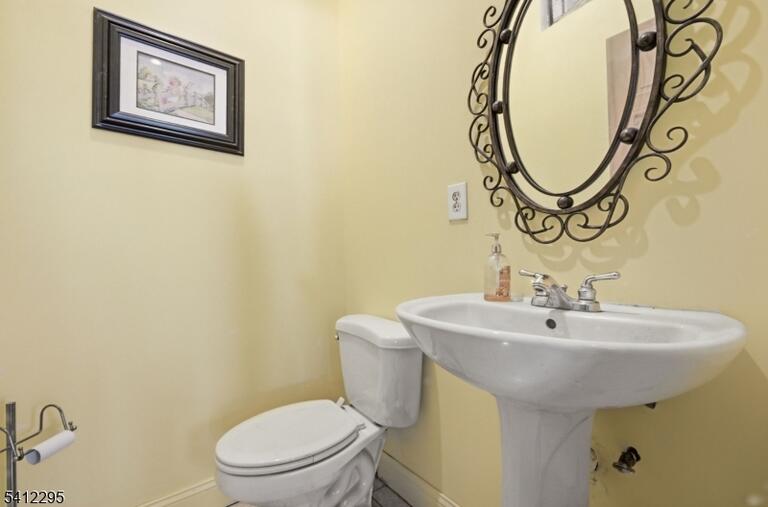 Property listing MLS 4010738 photo 22