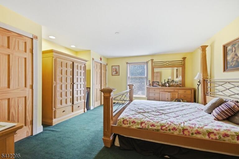 Property listing MLS 4010738 photo 32