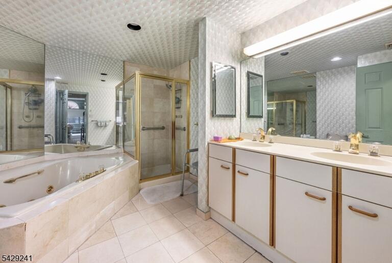 Property listing MLS 4026124 photo 13