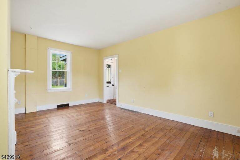 Property listing MLS 4026261 photo 4