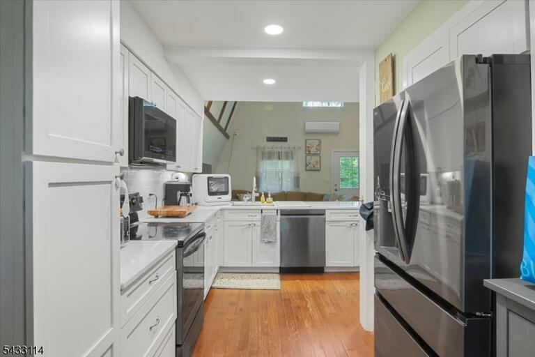 Property listing MLS 4028588 photo 1