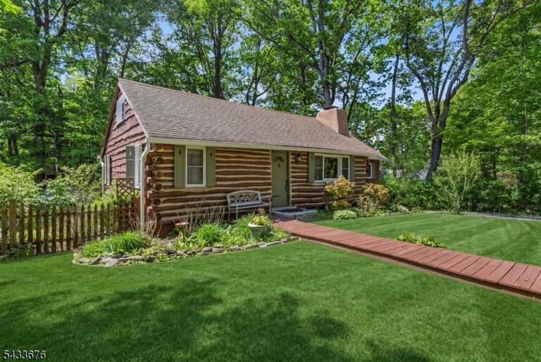 Property listing MLS 4029013 photo 2