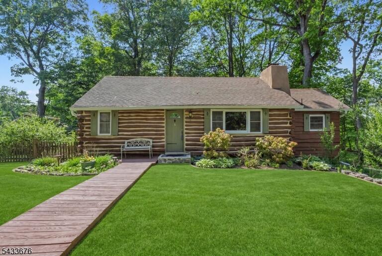 Property listing MLS 4029013 photo 3