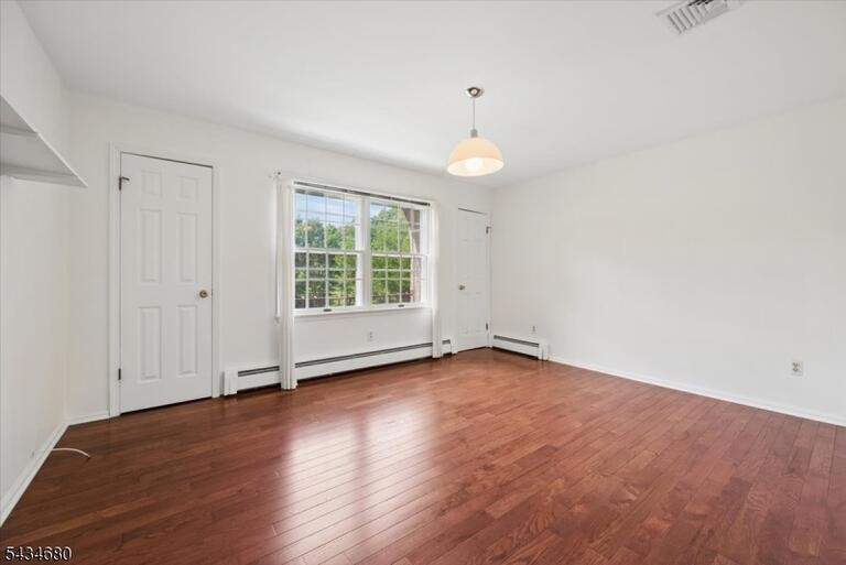 Property listing MLS 4030121 photo 25