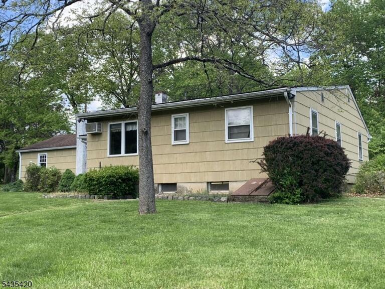 Property listing MLS 4030595 photo 1