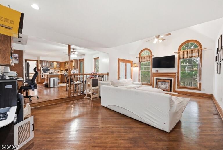Property listing MLS 4031155 photo 10