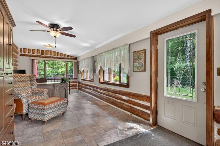 Property listing MLS 4031565 photo 5