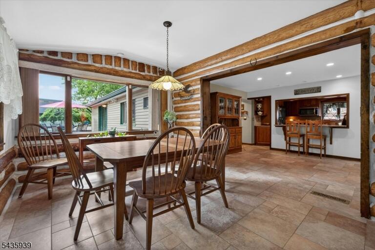Property listing MLS 4031565 photo 8