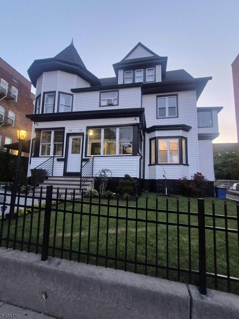 Property listing MLS 4031570 photo 1