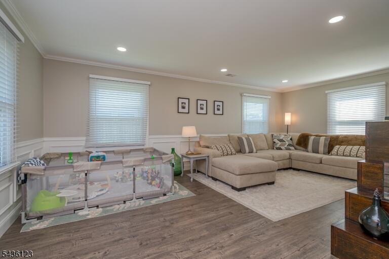 Property listing MLS 4032186 photo 2