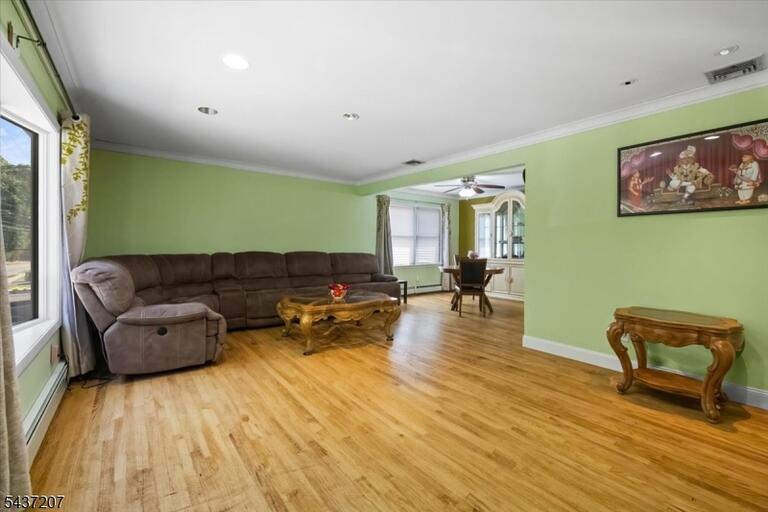 Property listing MLS 4032497 photo 3