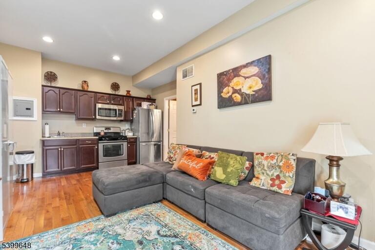 Property listing MLS 4032532 photo 18