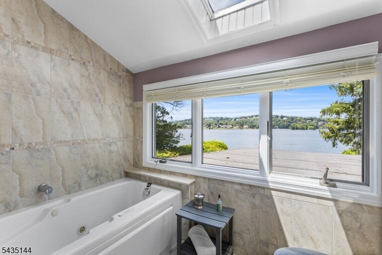 Property listing MLS 4033016 photo 32