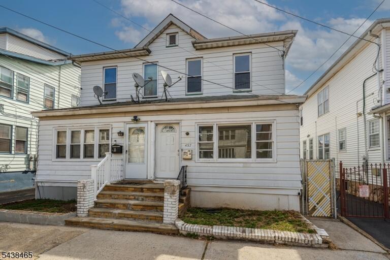 Property listing MLS 4033335 photo 1