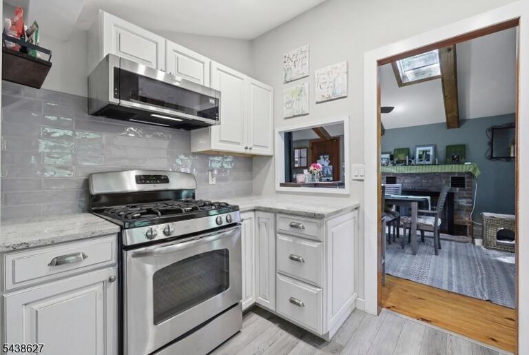 Property listing MLS 4033387 photo 2