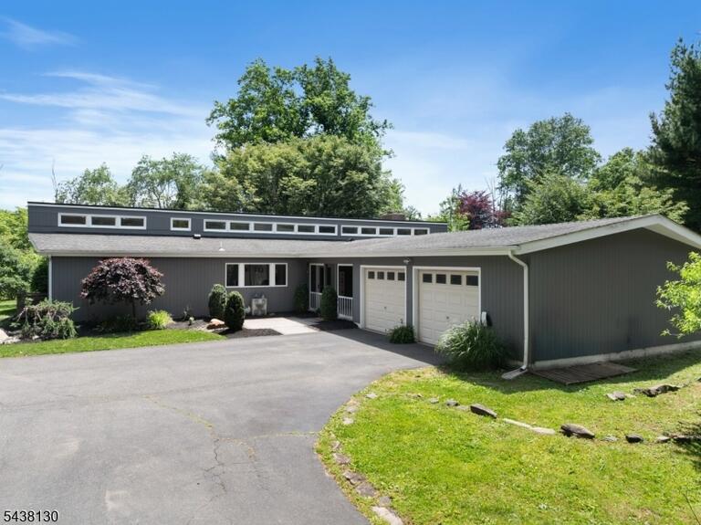 Property listing MLS 4033388 photo 4
