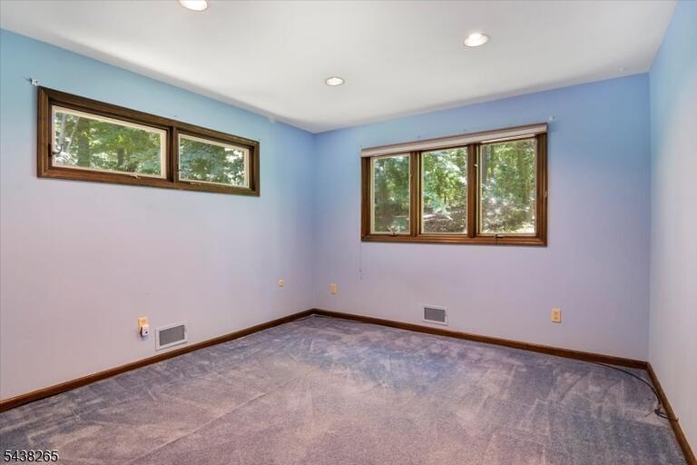 Property listing MLS 4033408 photo 31