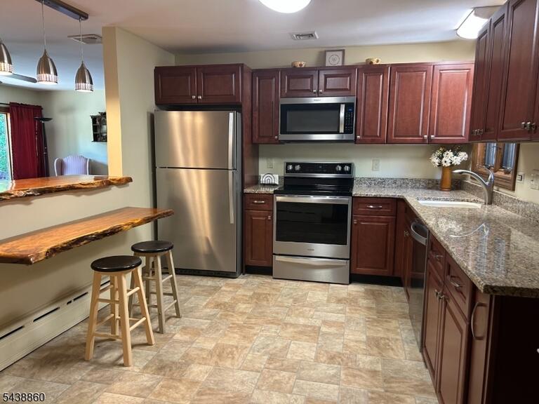 Property listing MLS 4033645 photo 3