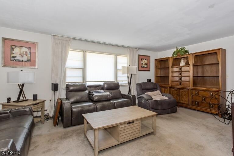 Property listing MLS 4033743 photo 4