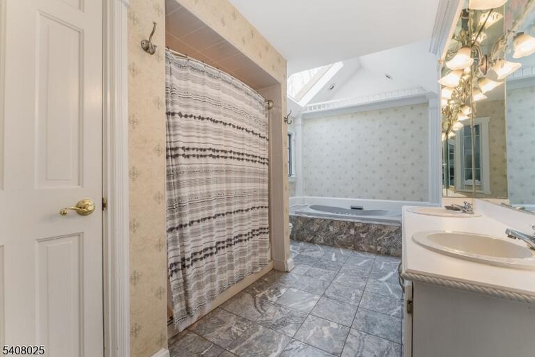 Property listing MLS 4034015 photo 22